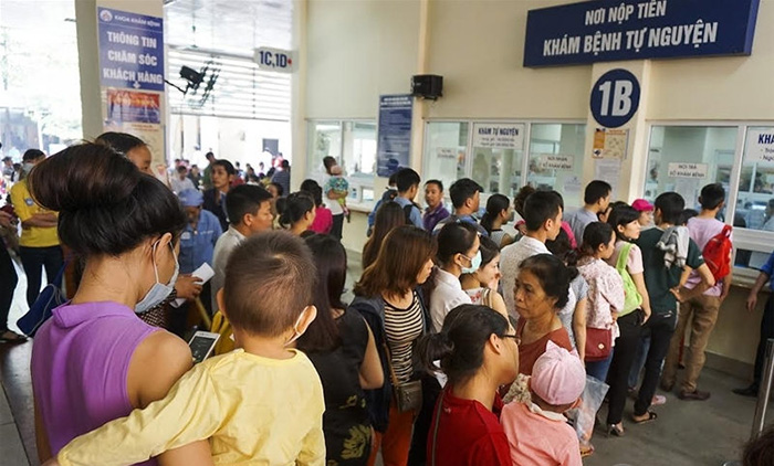 benh-nhan-tham-kham-benh-vien-nhi-trung-uong-1 Bệnh nhân thăm khám Bệnh viện Nhi Trung ương