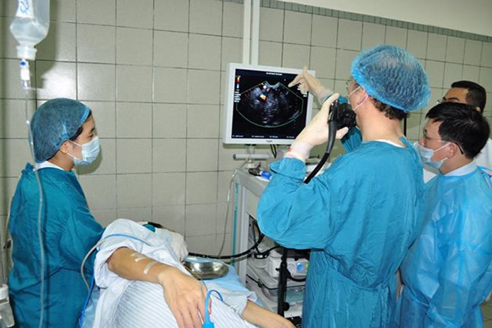 kham-noi-soi-1 Thiết bị nội soi hiện đại